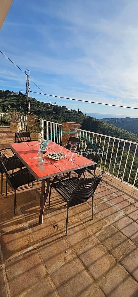 4 sypialnia Willa na sprzedaż w Torrox z basenem garażem - 370 000 € (Ref: 9784760)