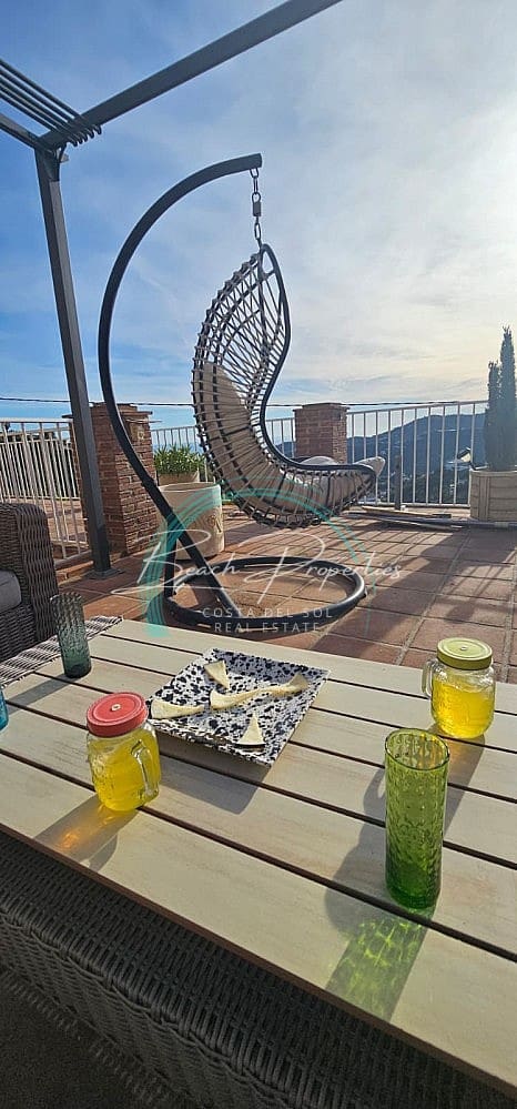 4 sypialnia Willa na sprzedaż w Torrox z basenem garażem - 370 000 € (Ref: 9784760)