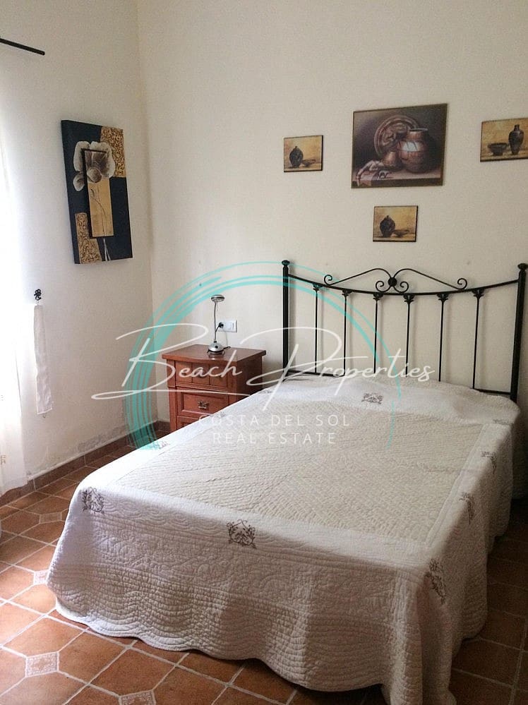 4 makuuhuone Huvila myytävänä paikassa Torrox mukana uima-altaan - 365 000 € (Ref: 9816289)