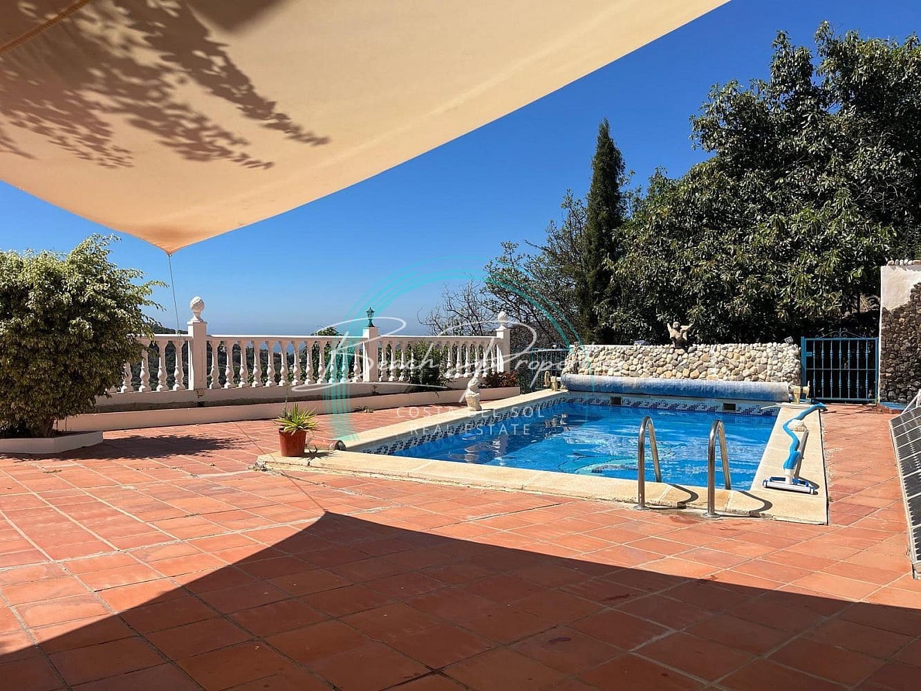 4 makuuhuone Huvila myytävänä paikassa Torrox mukana uima-altaan - 365 000 € (Ref: 9816289)
