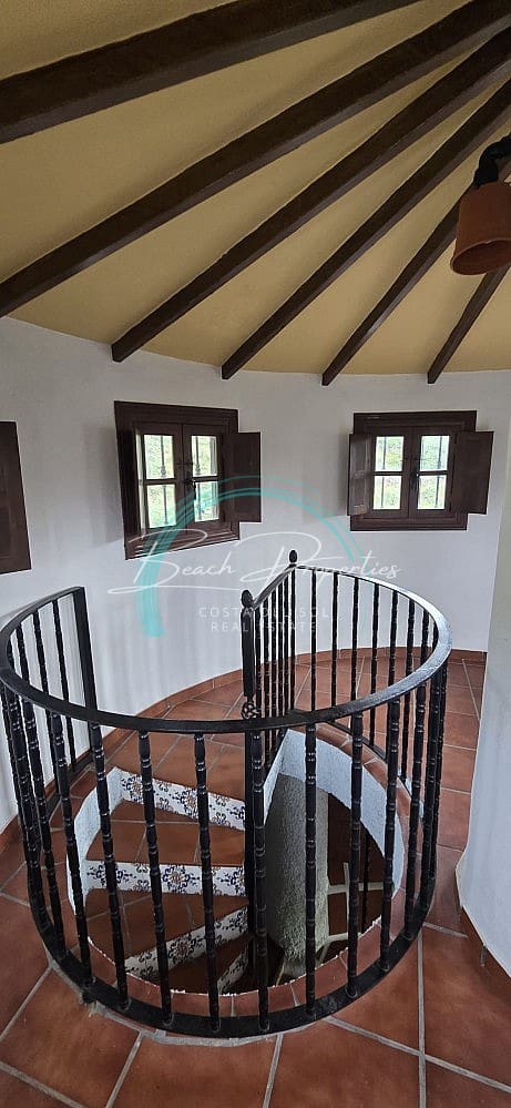 4 soverom Villa til salgs i Torrox med svømmebasseng garasje - € 378 000 (Ref: 9844691)