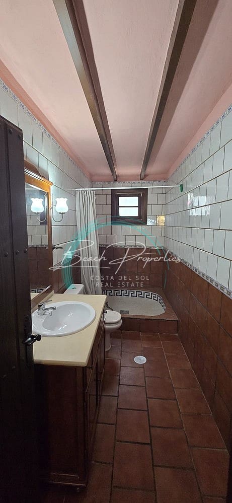 4 soverom Villa til salgs i Torrox med svømmebasseng garasje - € 378 000 (Ref: 9844691)