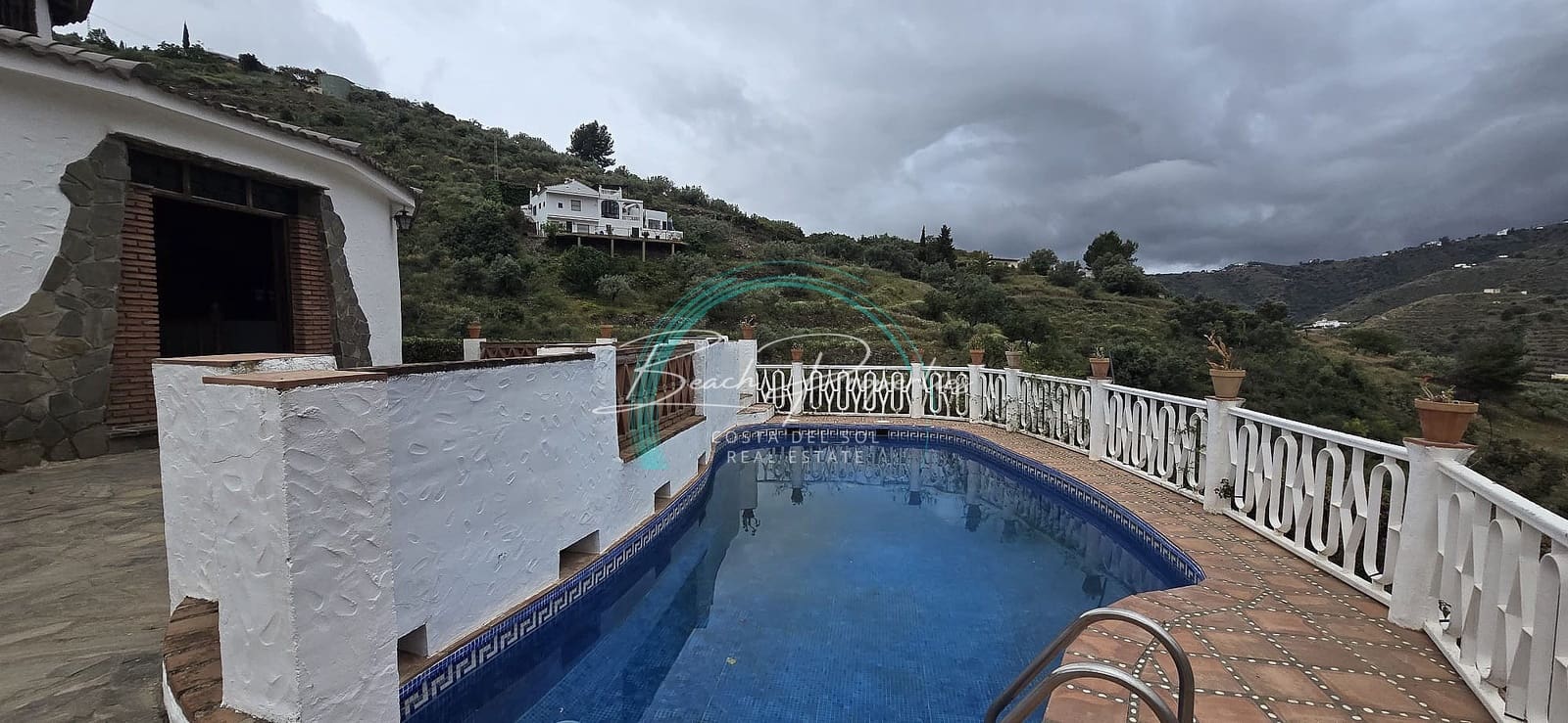 4 soverom Villa til salgs i Torrox med svømmebasseng garasje - € 378 000 (Ref: 9844691)