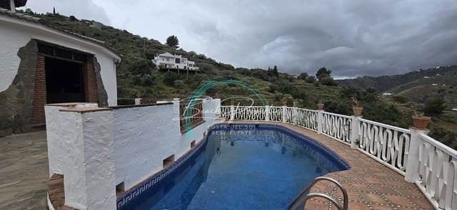 4 soverom Villa til salgs i Torrox Pueblo, Torrox med svømmebasseng garasje - € 378 000 (Ref: 9844691)