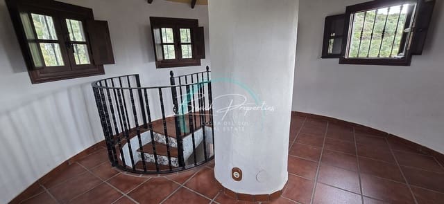 4 soverom Villa til salgs i Torrox Pueblo, Torrox med svømmebasseng garasje - € 378 000 (Ref: 9844691)