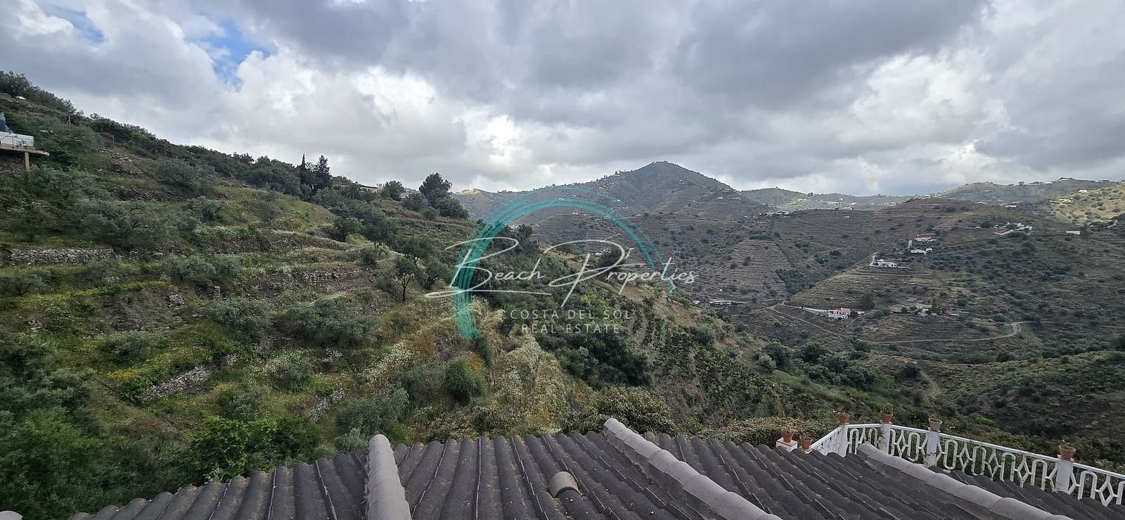 4 soverom Villa til salgs i Torrox med svømmebasseng garasje - € 378 000 (Ref: 9844691)
