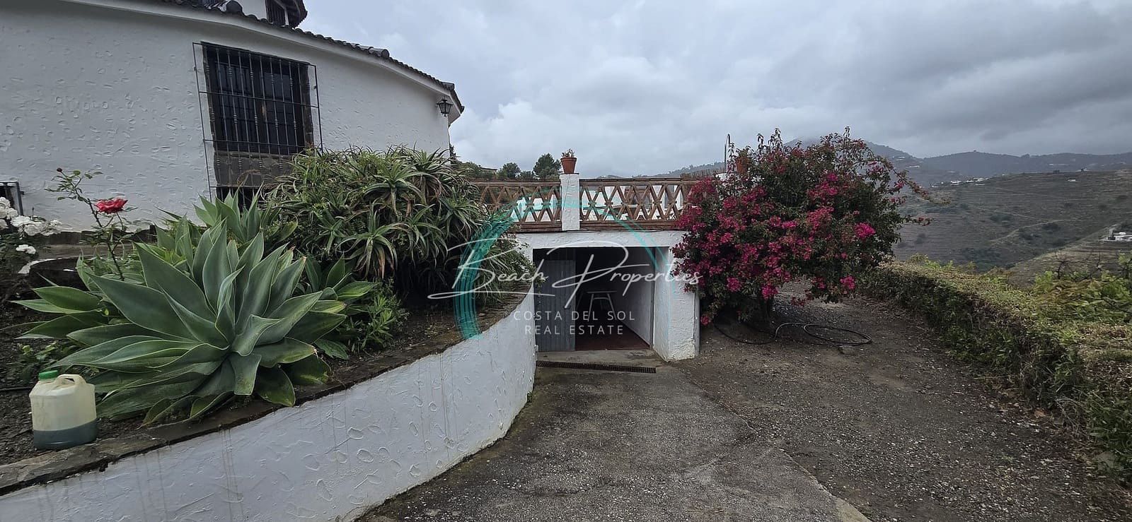 4 soverom Villa til salgs i Torrox med svømmebasseng garasje - € 378 000 (Ref: 9844691)