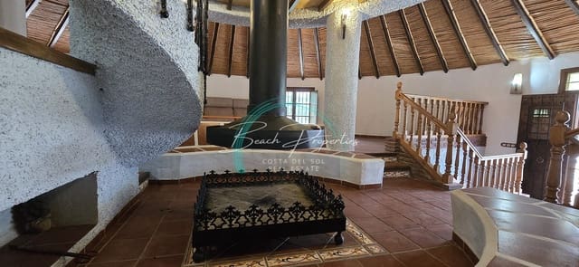 4 soverom Villa til salgs i Torrox Pueblo, Torrox med svømmebasseng garasje - € 378 000 (Ref: 9844691)