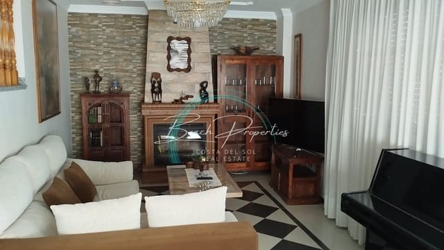 3 soverom Hus til leie i Centro, Nerja med garasje - € 1 500 (Ref: 9872824)