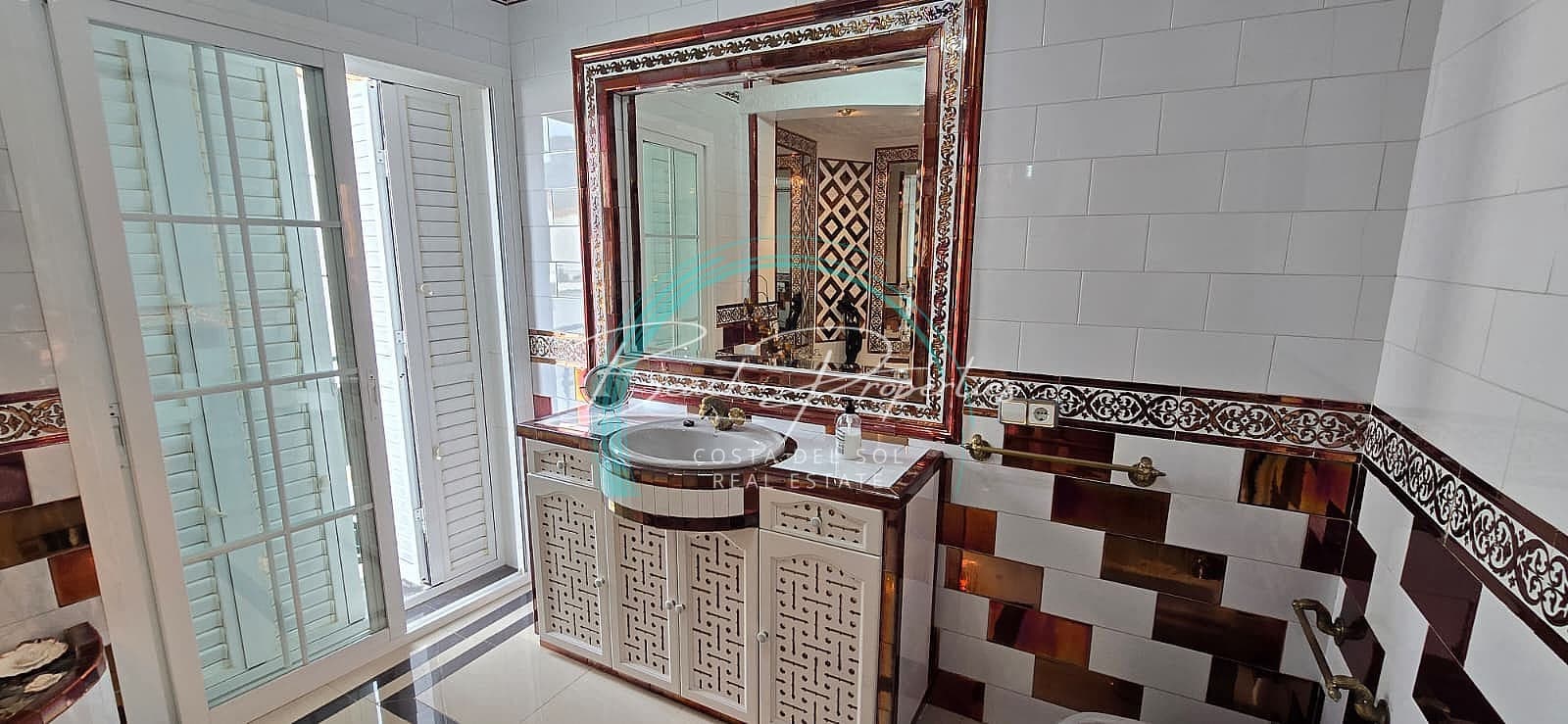 3 bedroom Townhouse for rent in Nerja with garage - € 1,500 (Ref: 9872824)