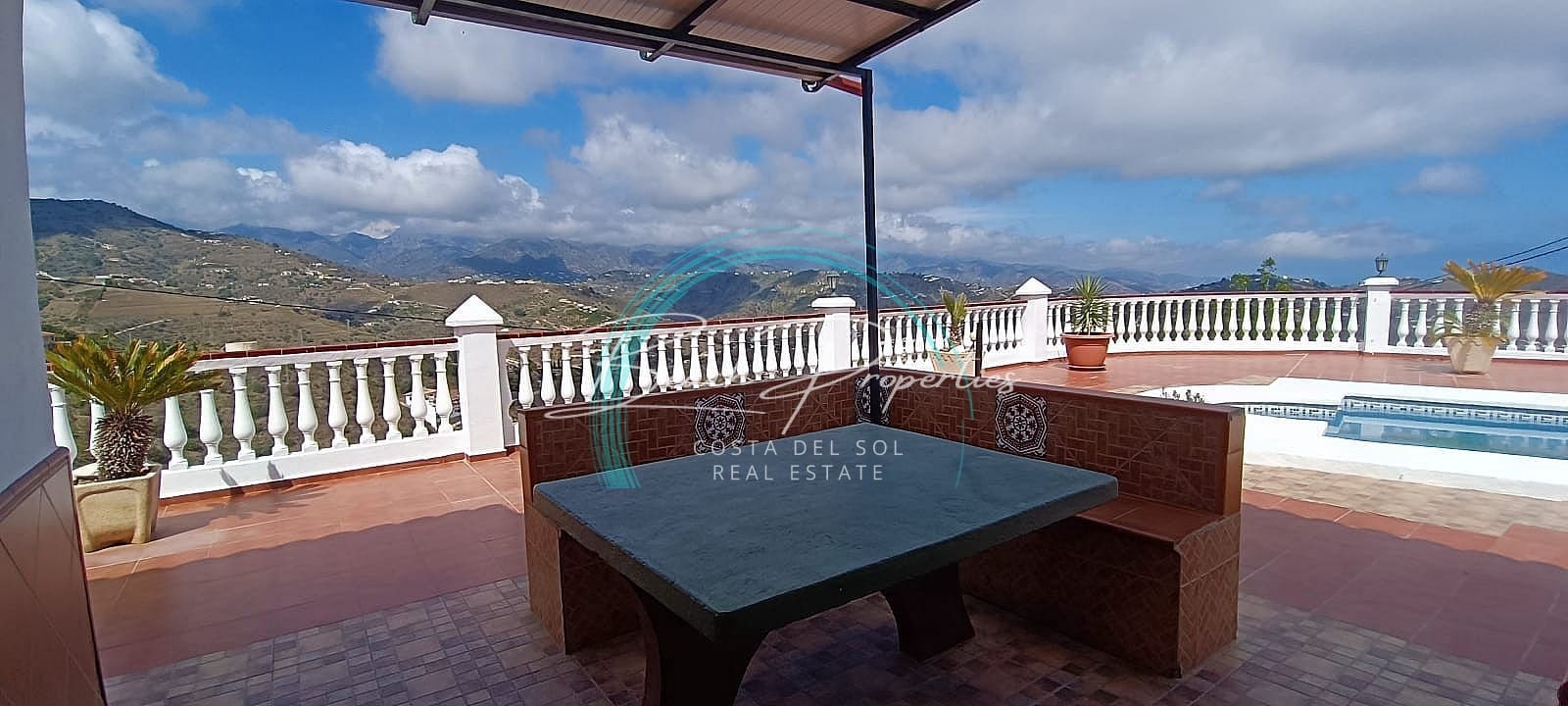 3 sovrum Hus att hyra i Torrox med pool garage - 1 200 € (Ref: 9965717)