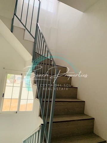 3 sypialnia Dom do wynajęcia w Centro, Nerja z basenem garażem - 1 350 € (Ref: 9989990)