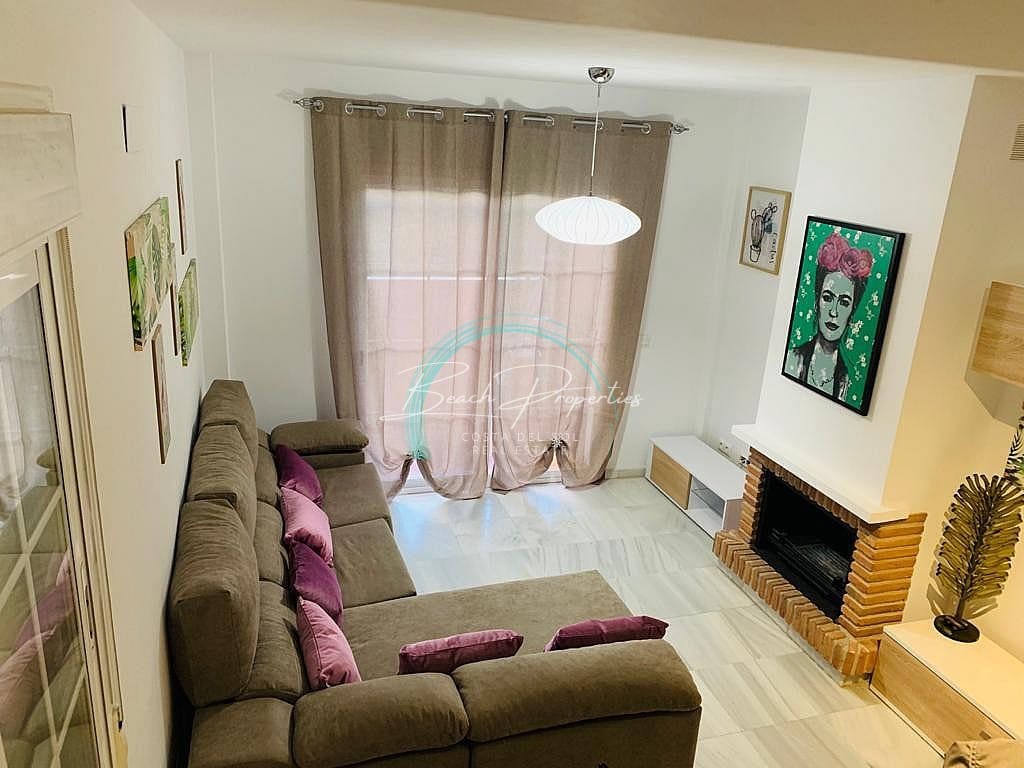 3 sypialnia Dom do wynajęcia w Nerja z basenem garażem - 1 350 € (Ref: 9989990)