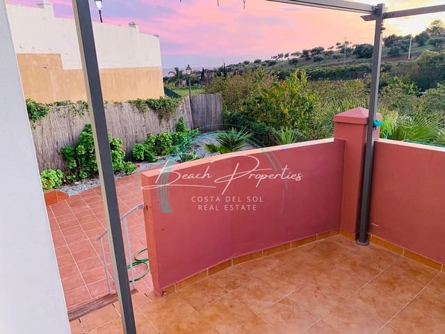 3 sypialnia Dom do wynajęcia w Centro, Nerja z basenem garażem - 1 350 € (Ref: 9989990)