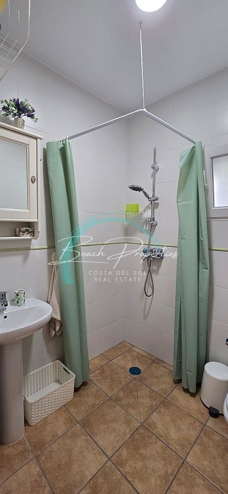 1 soveværelse Finca/Landehus til leje i Torrox med swimmingpool garage - € 750 (Ref: 9994573)