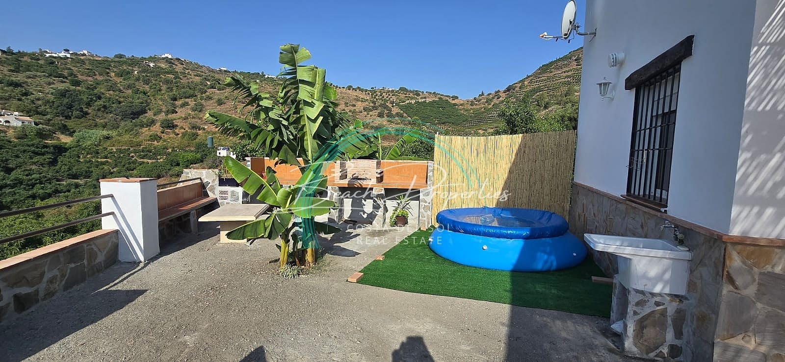1 soveværelse Finca/Landehus til leje i Torrox med swimmingpool garage - € 750 (Ref: 9994573)