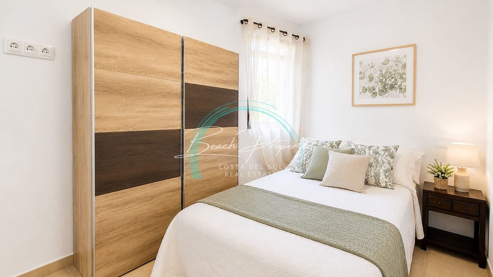 2 bedroom Townhouse for rent in Torrox with pool garage - € 1,400 (Ref: 9997529)