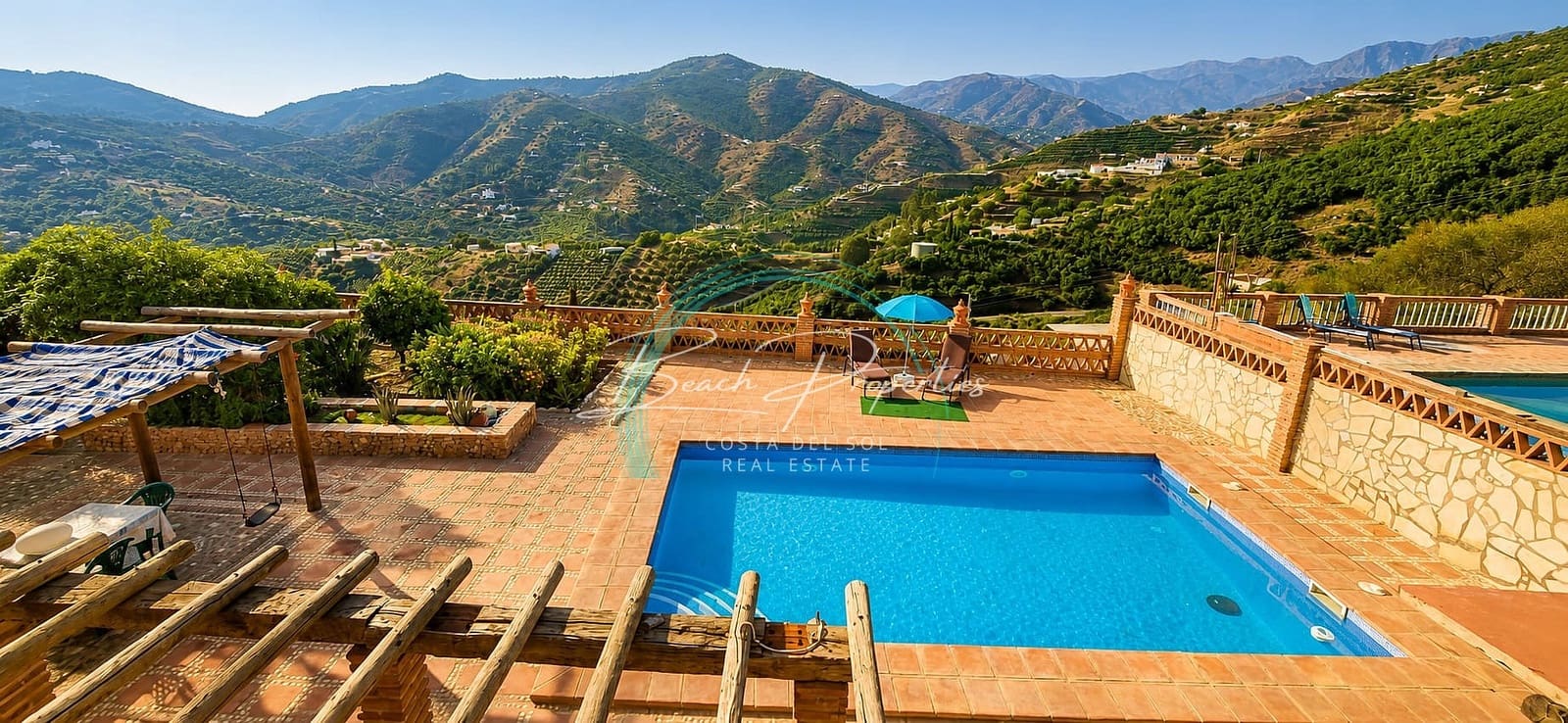 2 bedroom Townhouse for rent in Torrox with pool garage - € 1,400 (Ref: 9997529)