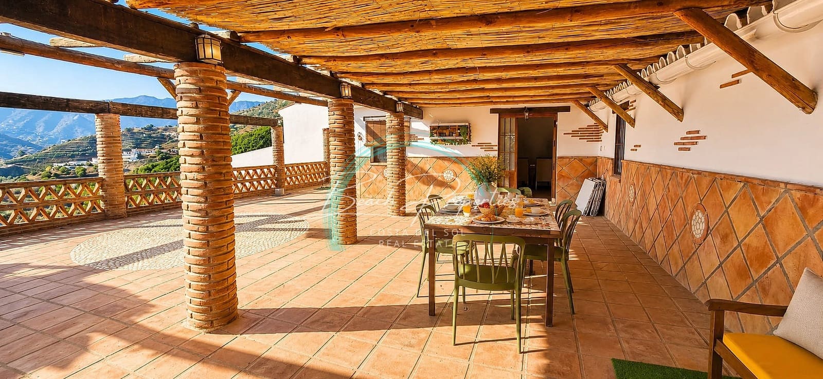 2 bedroom Townhouse for rent in Torrox with pool garage - € 1,400 (Ref: 9997529)