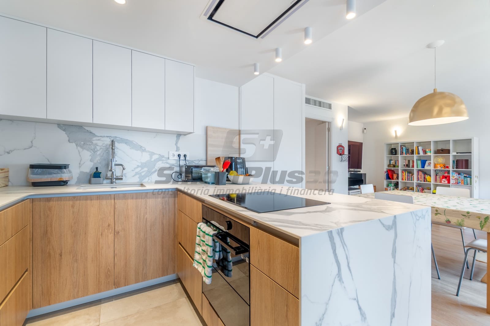 2 makuuhuone Kattohuoneisto myytävänä paikassa Barcelona kaupunki mukana 
autotalli - 865 000 € (Ref: 9795221)