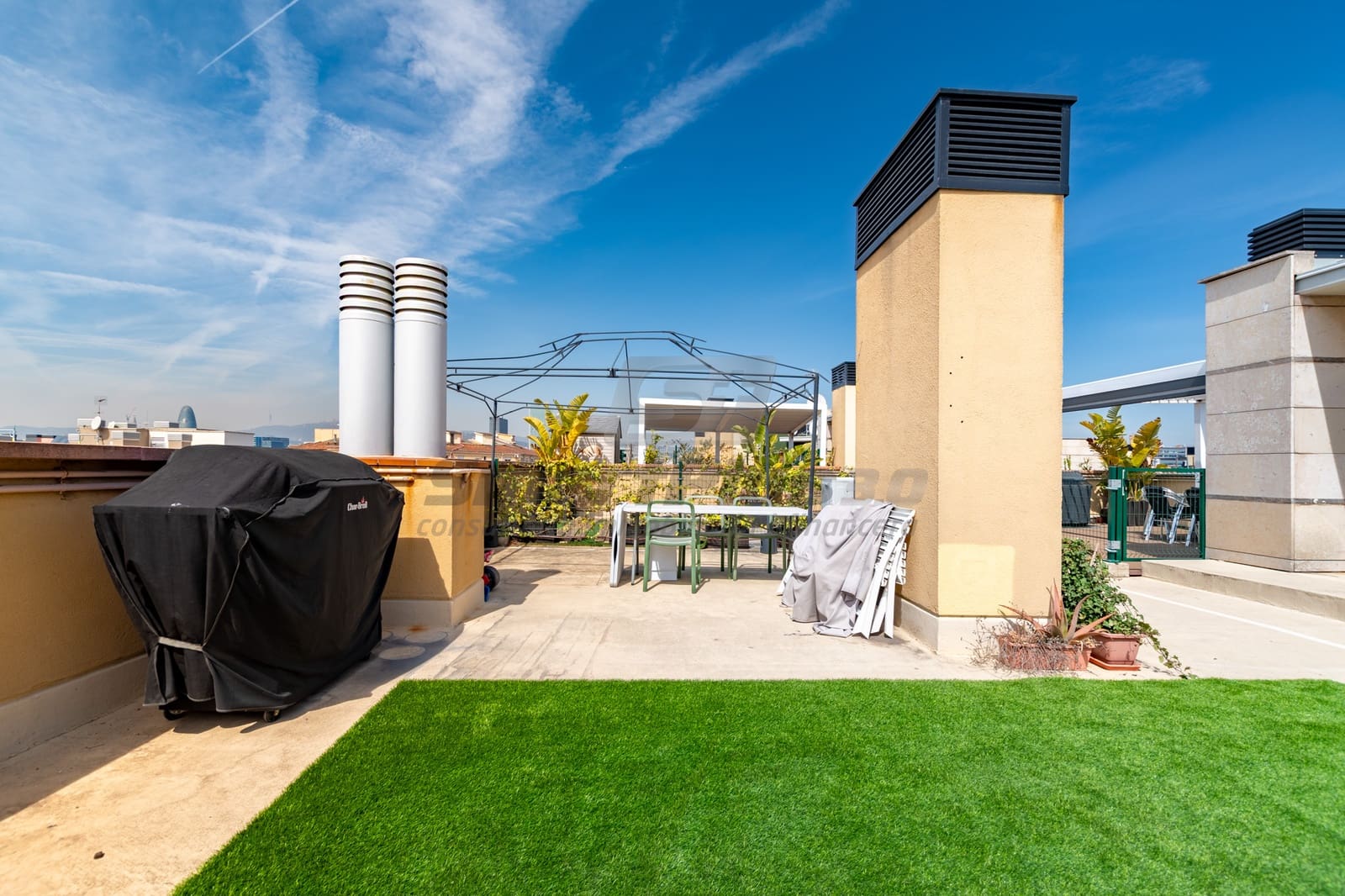 2 makuuhuone Kattohuoneisto myytävänä paikassa Barcelona kaupunki mukana 
autotalli - 865 000 € (Ref: 9795221)