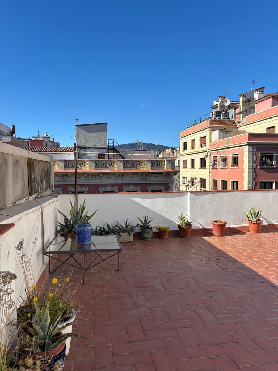 1 makuuhuone Kattohuoneisto myytävänä paikassa Barcelona kaupunki - 305 000 € (Ref: 9795309)