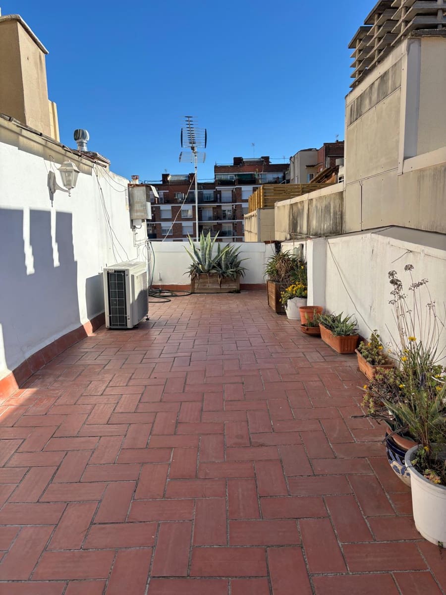 1 makuuhuone Kattohuoneisto myytävänä paikassa Barcelona kaupunki - 305 000 € (Ref: 9795309)