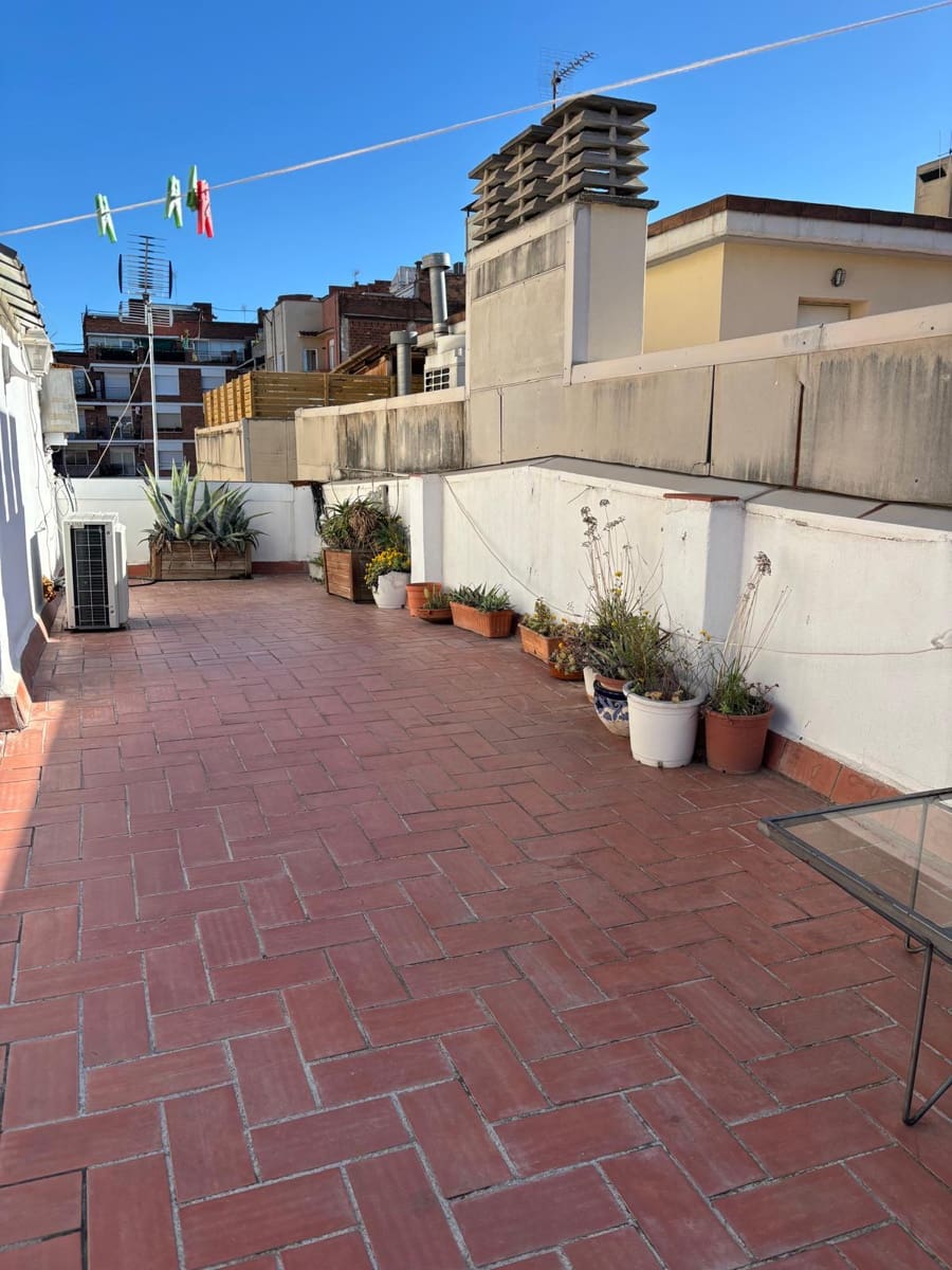 1 makuuhuone Kattohuoneisto myytävänä paikassa Barcelona kaupunki - 305 000 € (Ref: 9795309)