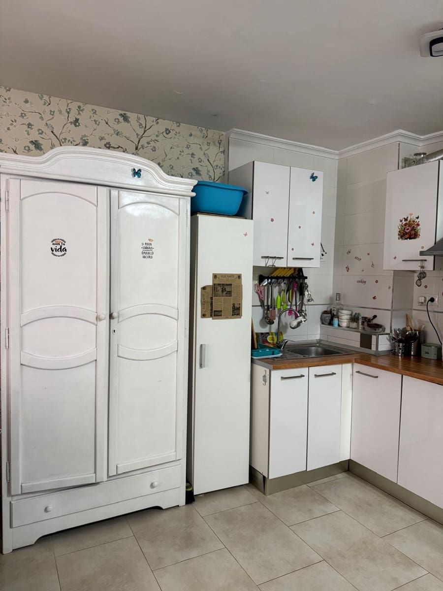 1 sovrum Lägenhet till salu i Alicante stad - 170 000 € (Ref: 10004255)