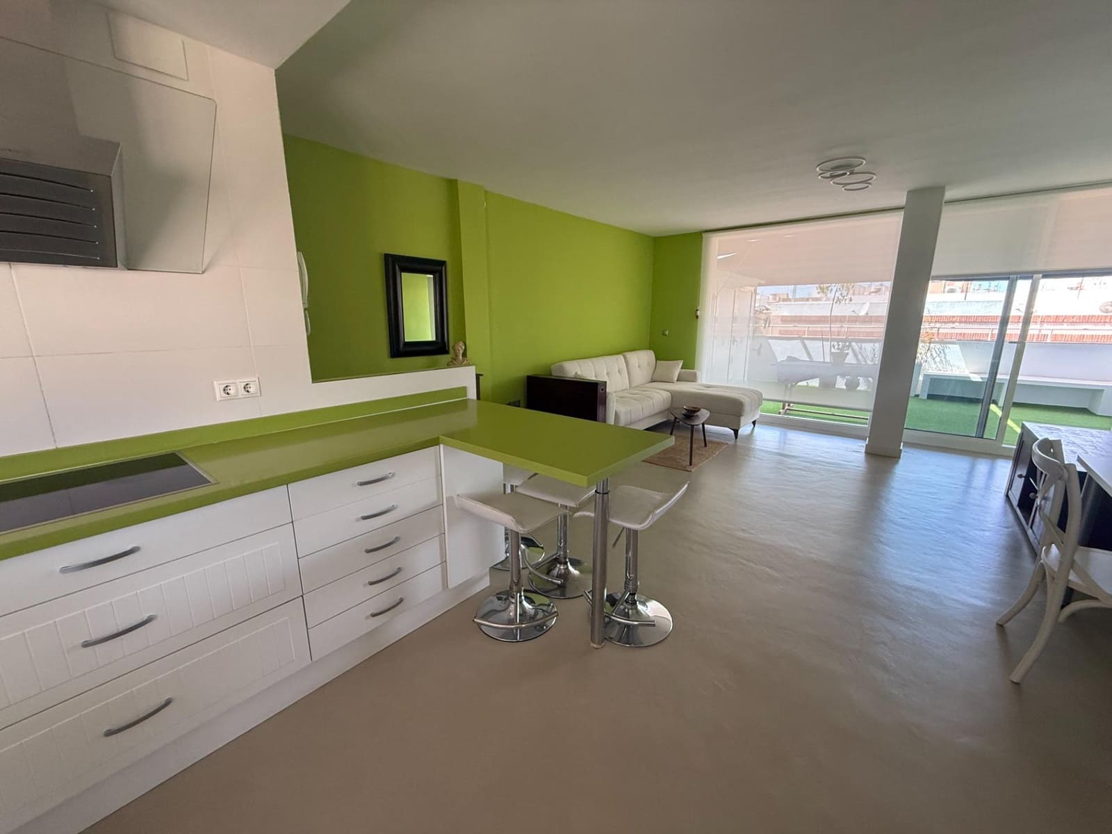 Penthouse de 2 chambres à louer à Alicante ville avec garage - 1 650 € (Ref: 10034044)