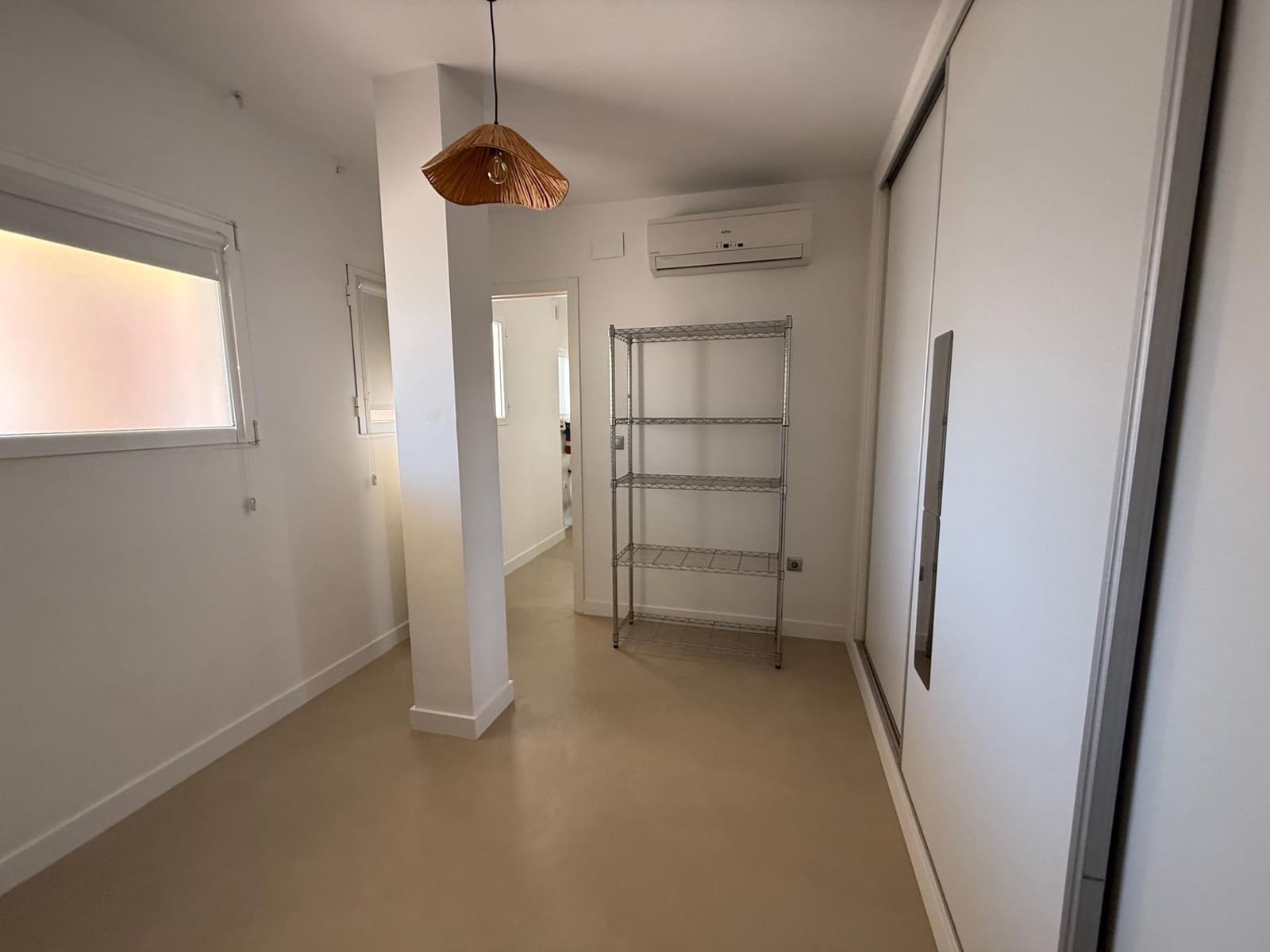 Penthouse de 2 chambres à louer à Alicante ville avec garage - 1 650 € (Ref: 10034044)