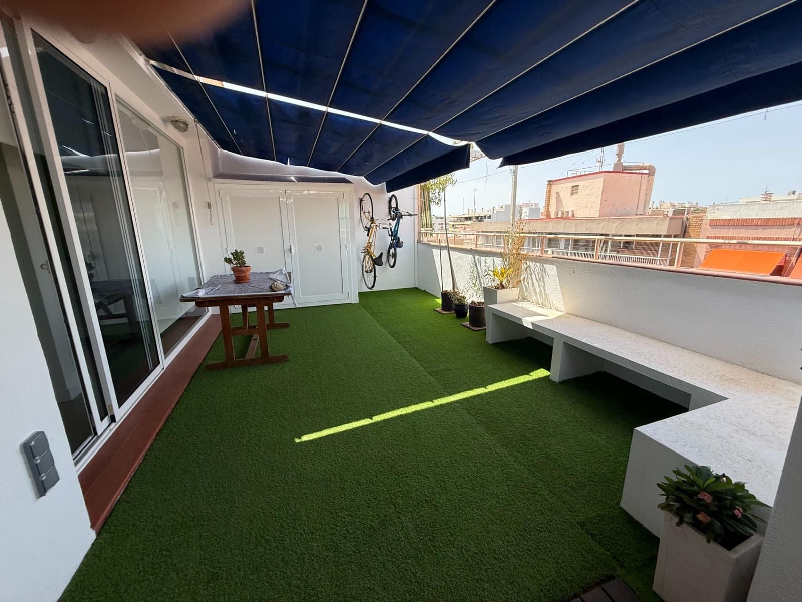 Penthouse de 2 chambres à louer à Alicante ville avec garage - 1 650 € (Ref: 10034044)