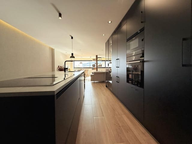 4 slaapkamer Flat te koop in Alicante stad met garage - € 590.000 (Ref: 10086248)