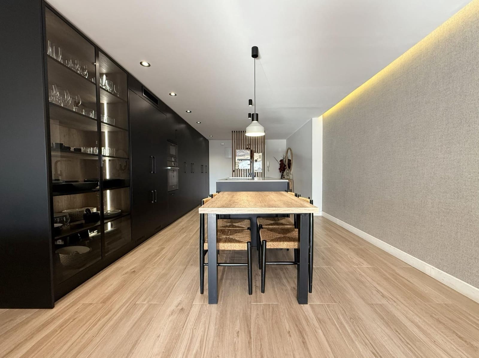 4 slaapkamer Flat te koop in Alicante stad met garage - € 590.000 (Ref: 10086248)