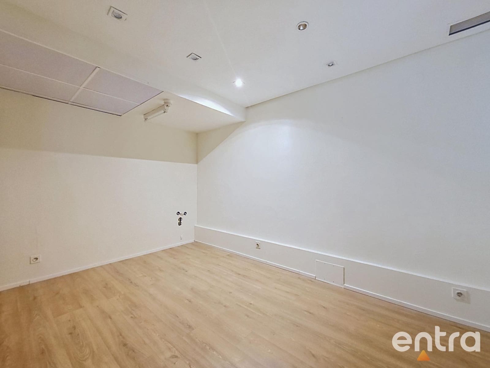 4 sypialnia Biuro na sprzedaż w Miasto Alicante / Alacant - 180 000 € (Ref: 10089768)