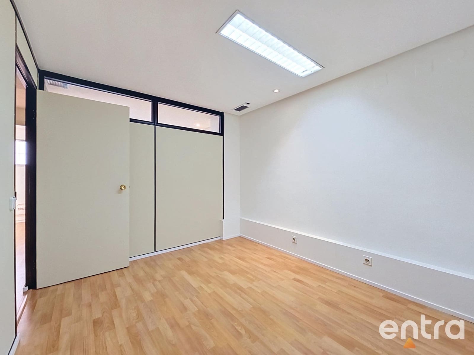 4 sypialnia Biuro na sprzedaż w Miasto Alicante / Alacant - 180 000 € (Ref: 10089768)