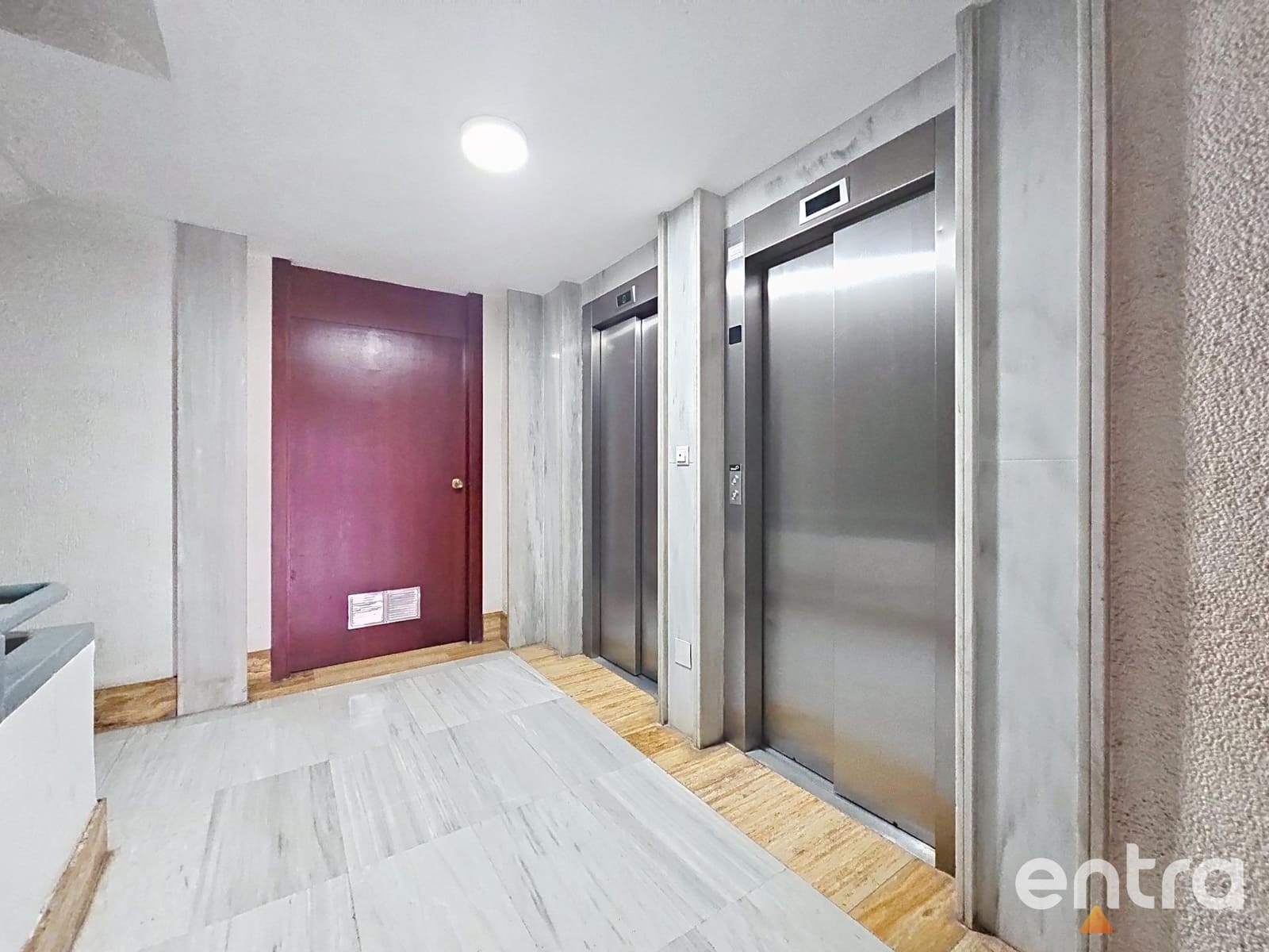 4 bedroom Office for sale in Alicante / Alacant city - € 180,000 (Ref: 10089768)