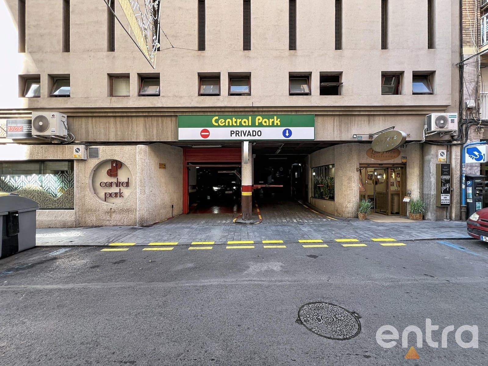 Garage for sale in Alicante / Alacant city - € 40,000 (Ref: 10102686)