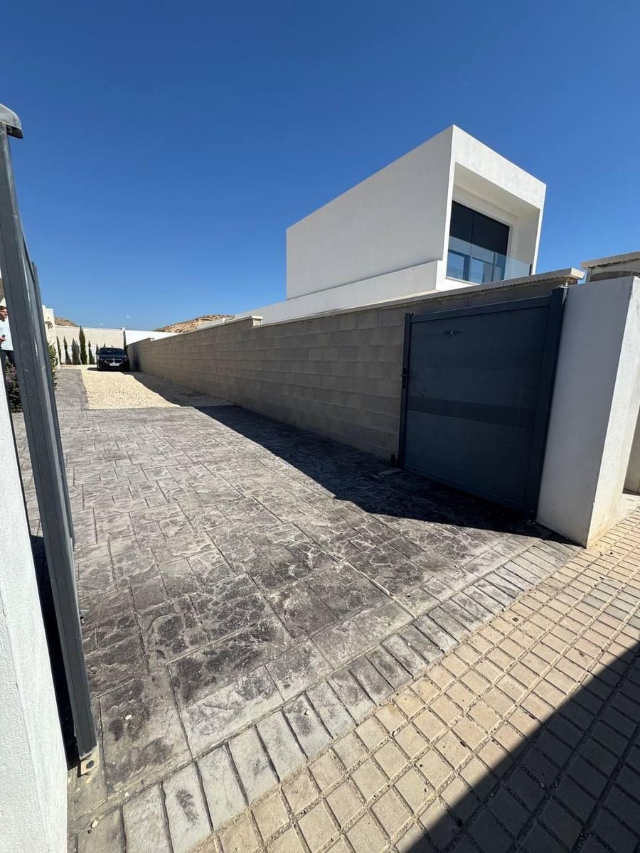3 bedroom Villa for sale in Muchamiel / Mutxamel with pool - € 465,000 (Ref: 10109763)