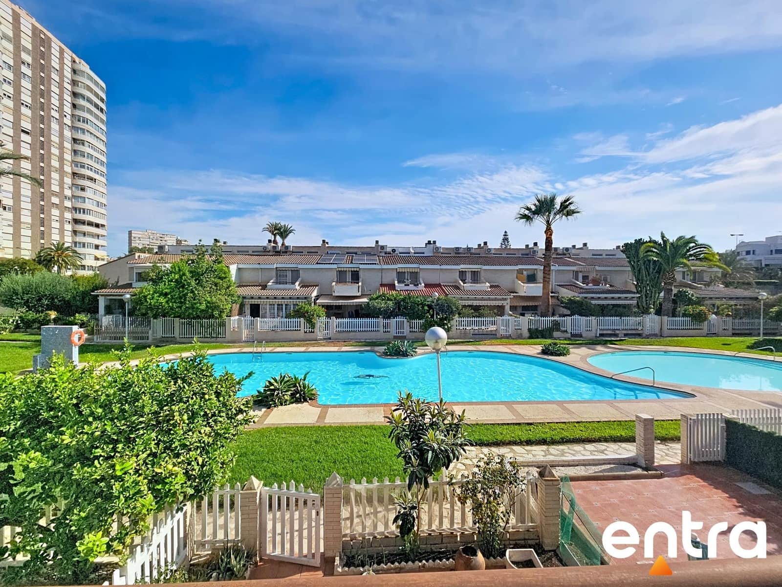 4 chambre Bungalow à vendre à Playa de San Juan avec piscine garage - 465 000 € (Ref: 10132066)