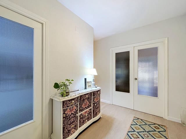 3 sovrum Lägenhet till salu i Carolinas Altas, Alicante stad med garage - 205 000 € (Ref: 10165091)