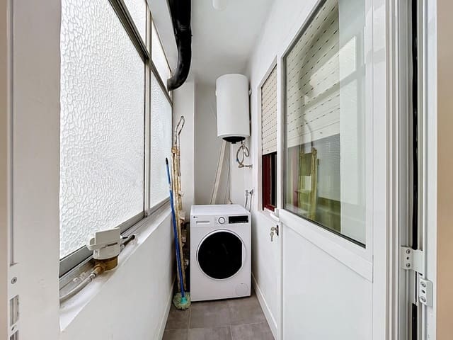 3 sovrum Lägenhet till salu i Carolinas Altas, Alicante stad med garage - 205 000 € (Ref: 10165091)