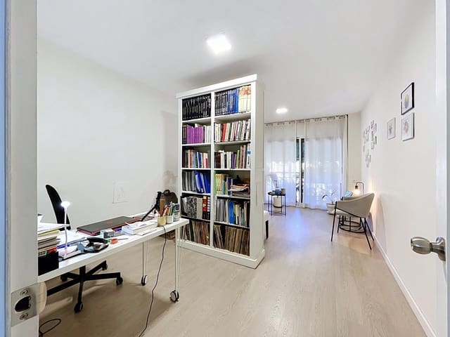 3 sovrum Lägenhet till salu i Carolinas Altas, Alicante stad med garage - 205 000 € (Ref: 10165091)