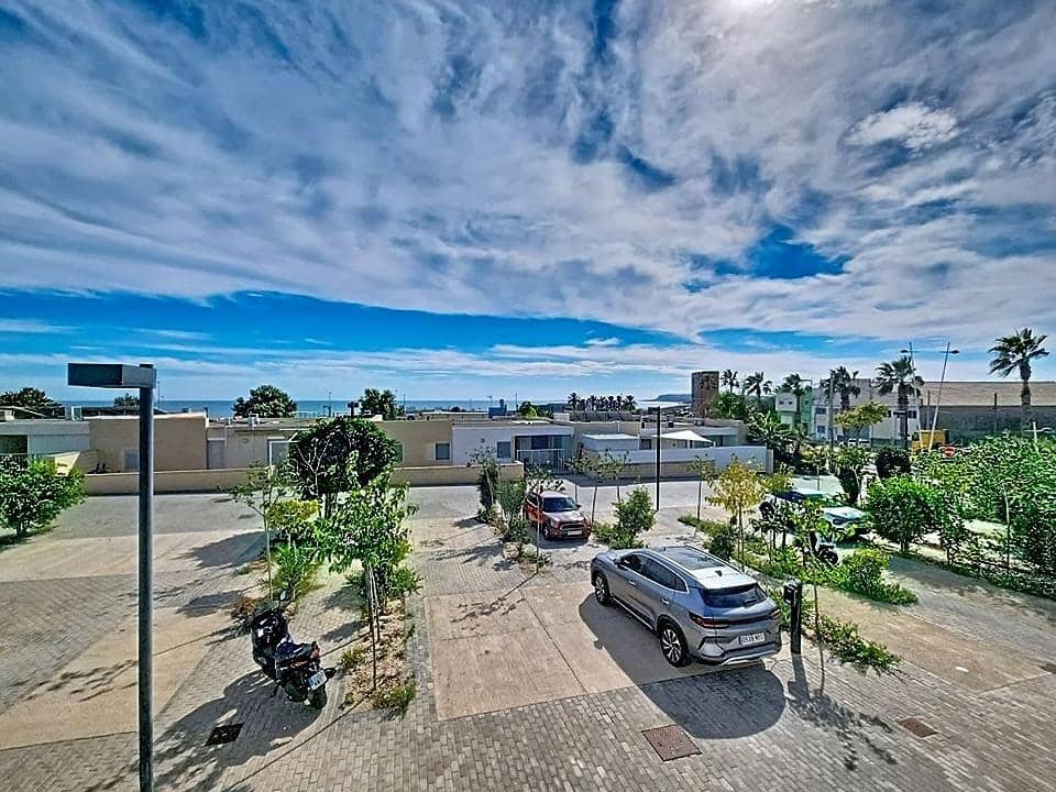 5 soverom Rekkehus til salgs i Alicante by med svømmebasseng garasje - € 699 000 (Ref: 10185011)