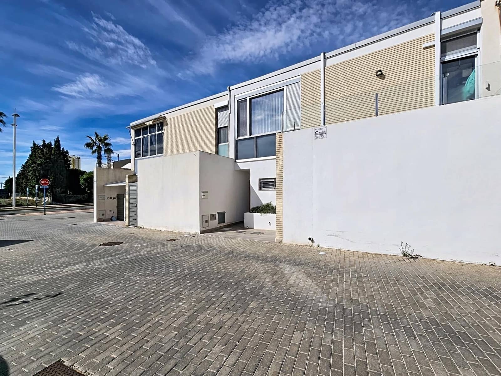 5 soverom Rekkehus til salgs i Alicante by med svømmebasseng garasje - € 699 000 (Ref: 10185011)