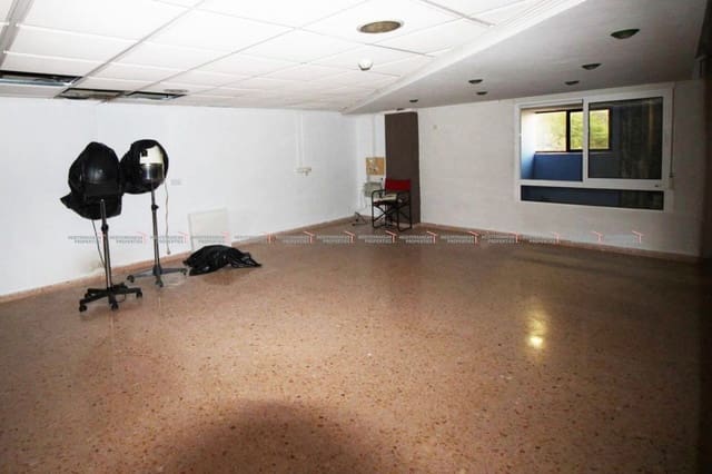 Commercial for sale in Garbinet - Parque de las Avenidas, Alicante / Alacant city - € 159,000 (Ref: 7056357)