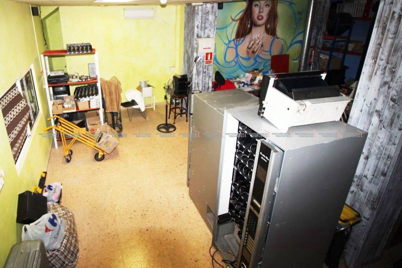 Commercial for sale in Alicante / Alacant city - € 159,000 (Ref: 7056357)