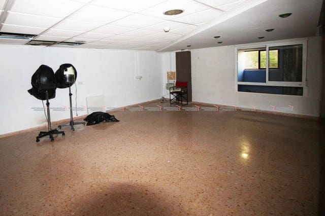 Commercieel te koop in Garbinet - Parque de las Avenidas, Alicante stad - € 159.000 (Ref: 7056357)