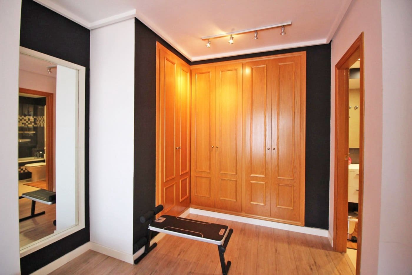 3 bedroom Flat for rent in Alicante / Alacant city with pool - € 1,600 (Ref: 7350922)