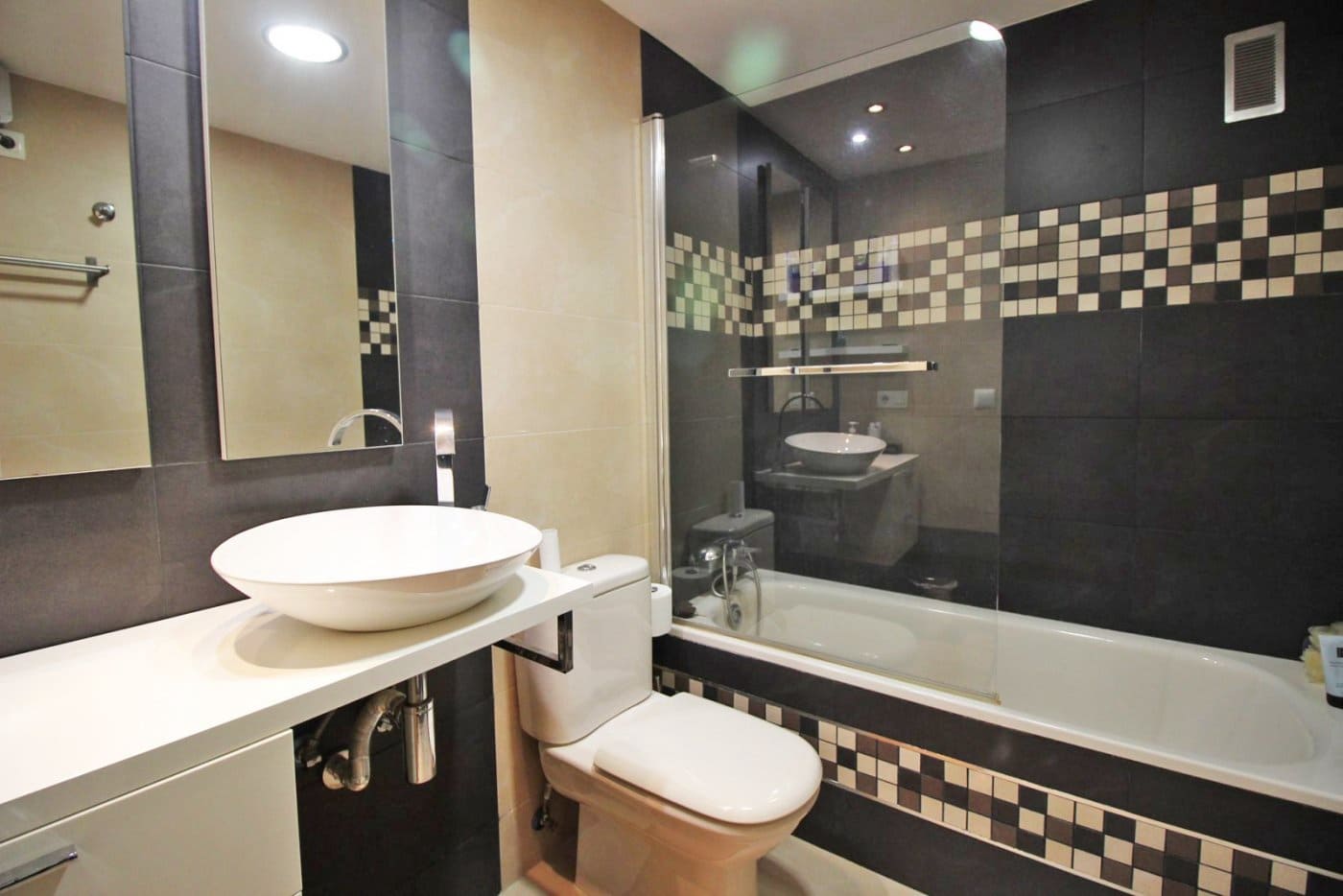 3 bedroom Flat for rent in Alicante / Alacant city with pool - € 1,600 (Ref: 7350922)